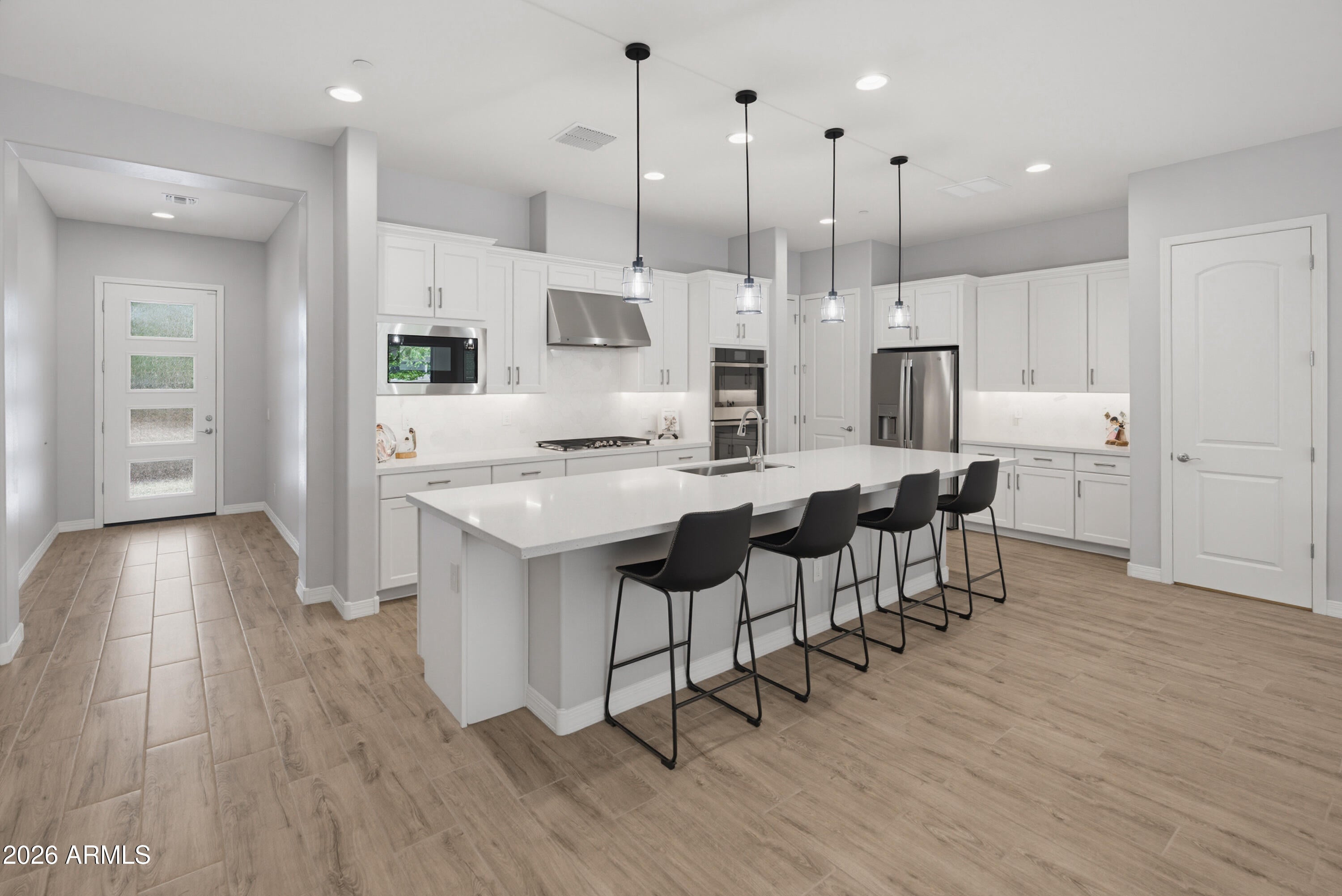 7492 E VIA DE LUNA Drive