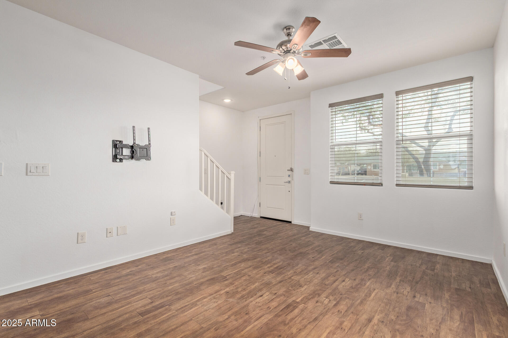 2323 E HUNTINGTON Drive