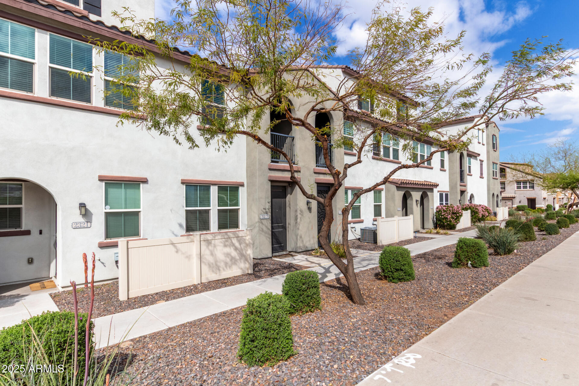 2323 E HUNTINGTON Drive