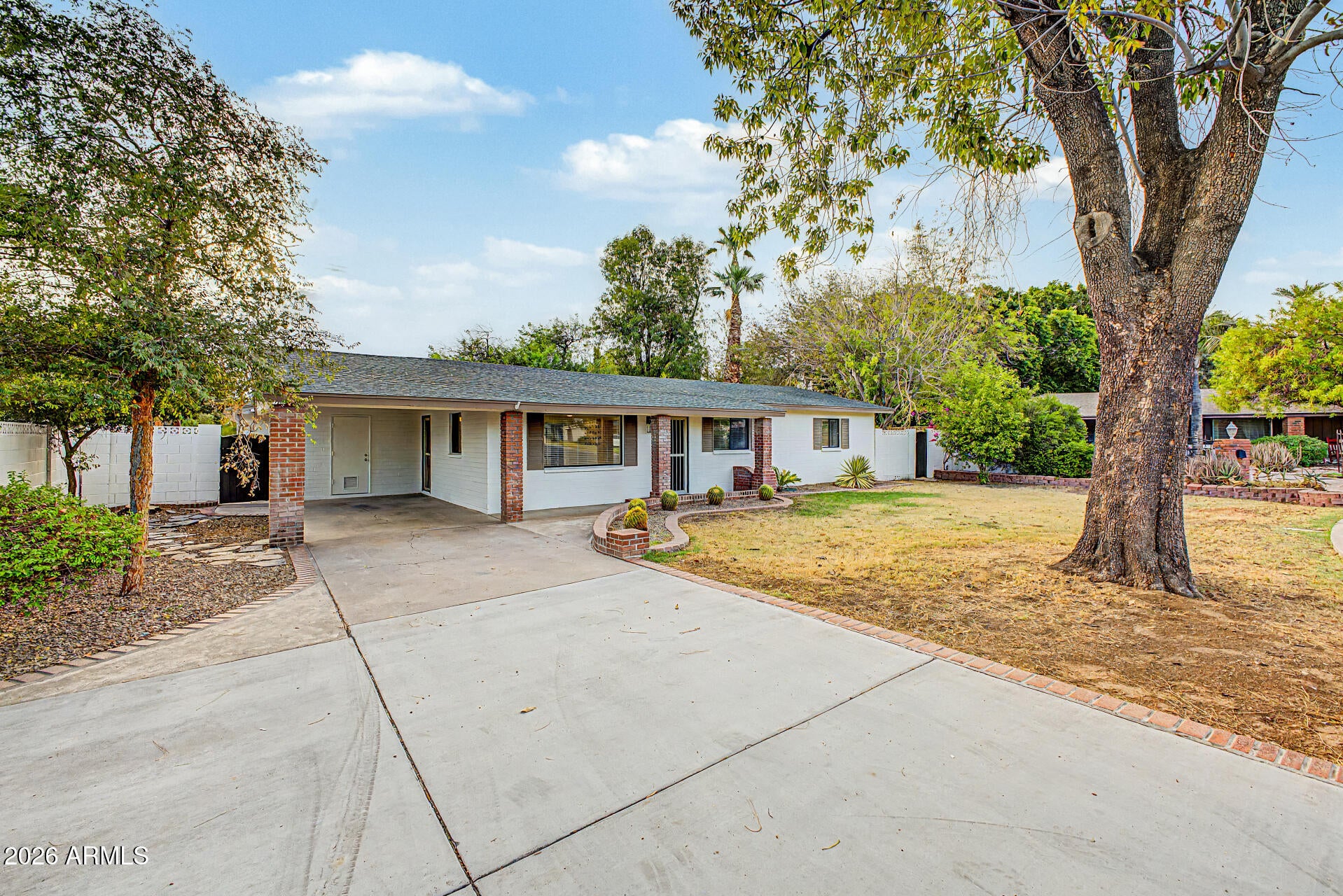 8744 N 6TH Drive