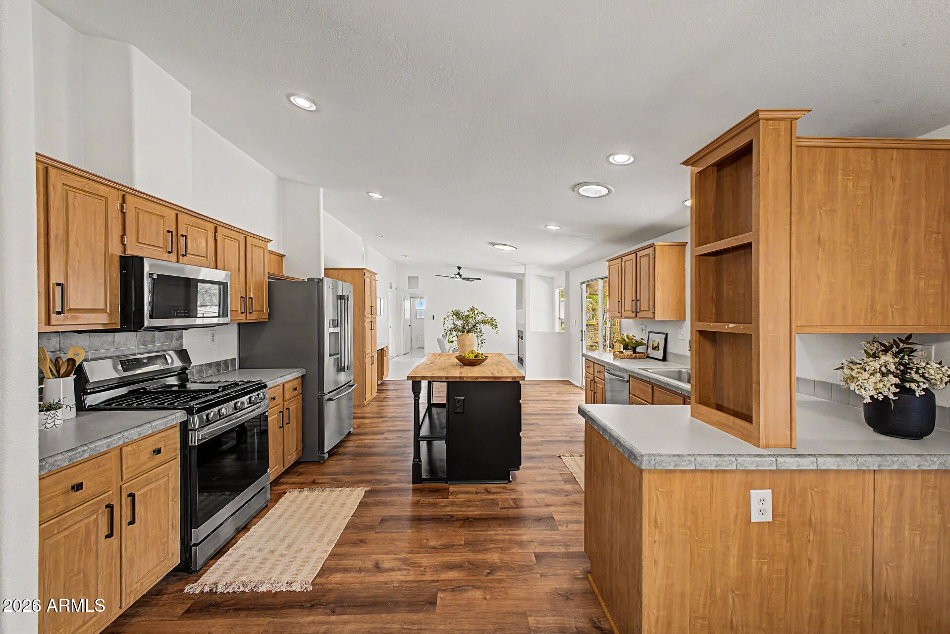 2705 W MOCKINGBIRD Street