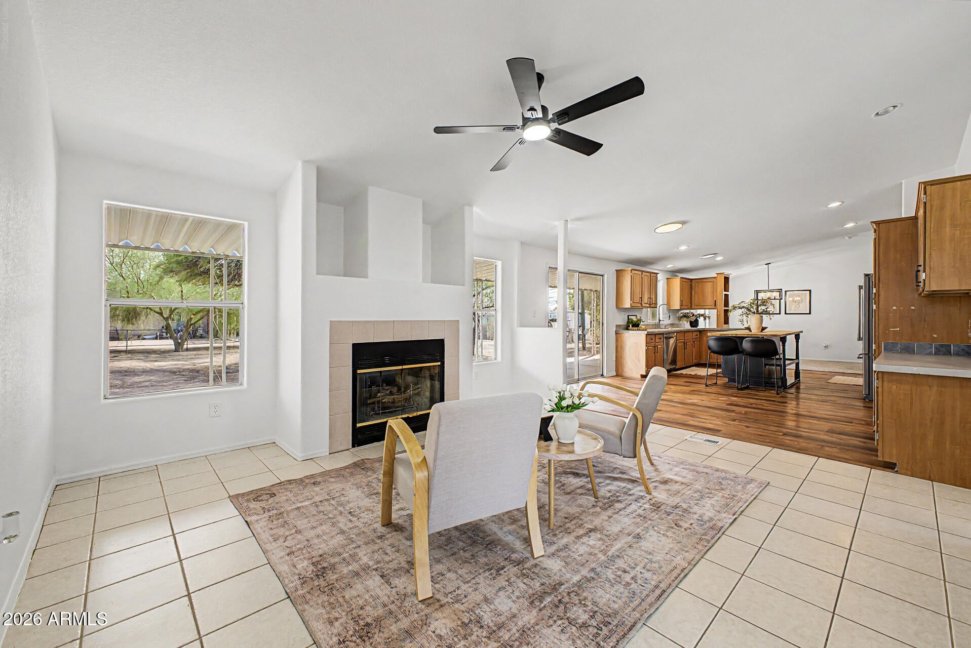 2705 W MOCKINGBIRD Street