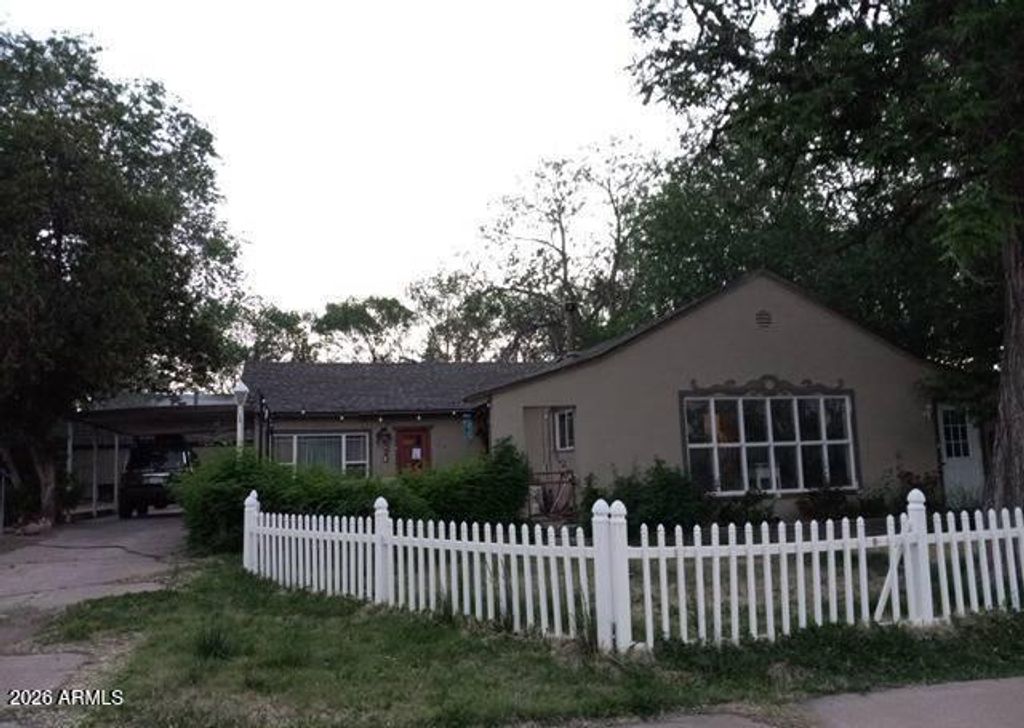Photo of 160 S 1st Street E, St Johns, AZ 85936 (MLS # 7032432)