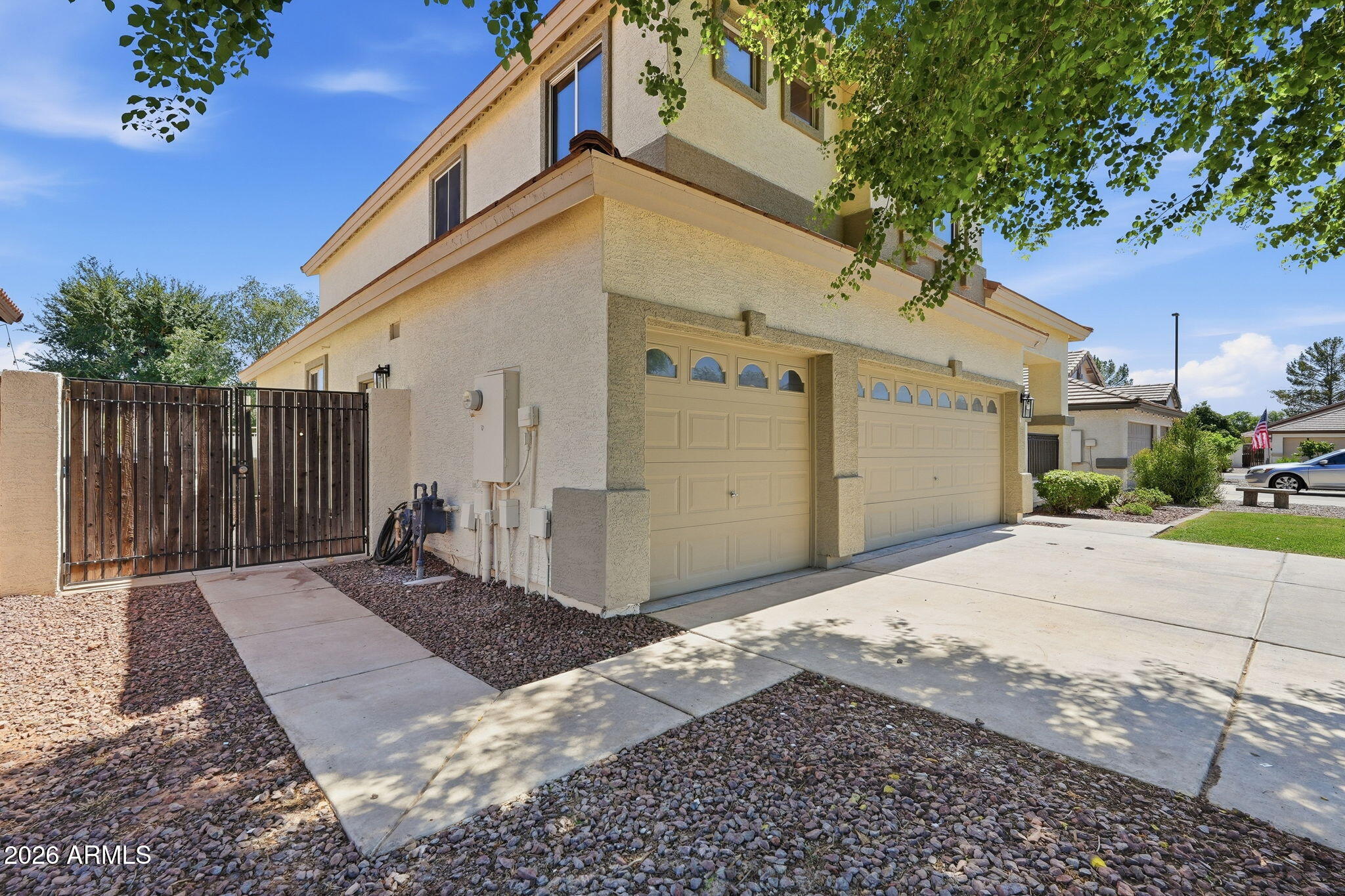2533 E STOTTLER Drive
