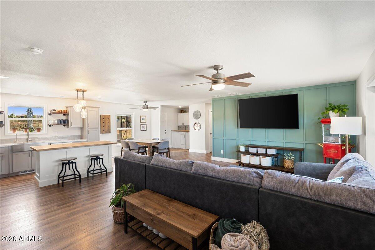 4610 W Blackhawk Trail