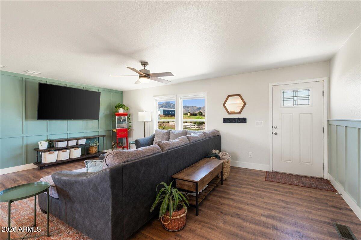 4610 W Blackhawk Trail