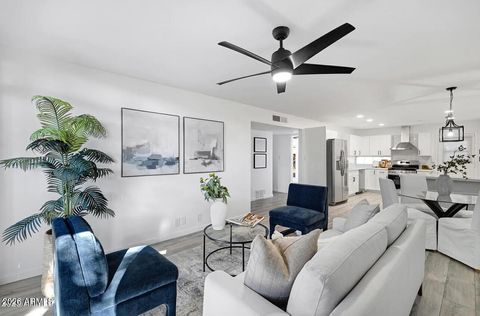 Photo of 1101 E Bethany Home Road #15, Phoenix, AZ 85014 (MLS # 6966460)