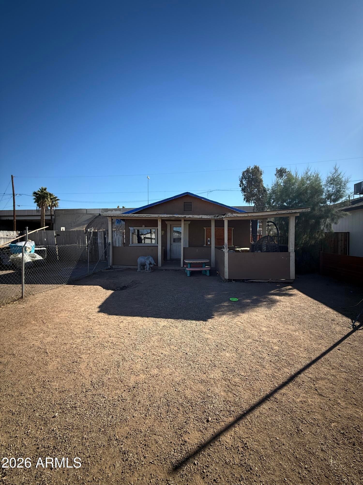 1109 W APACHE Street