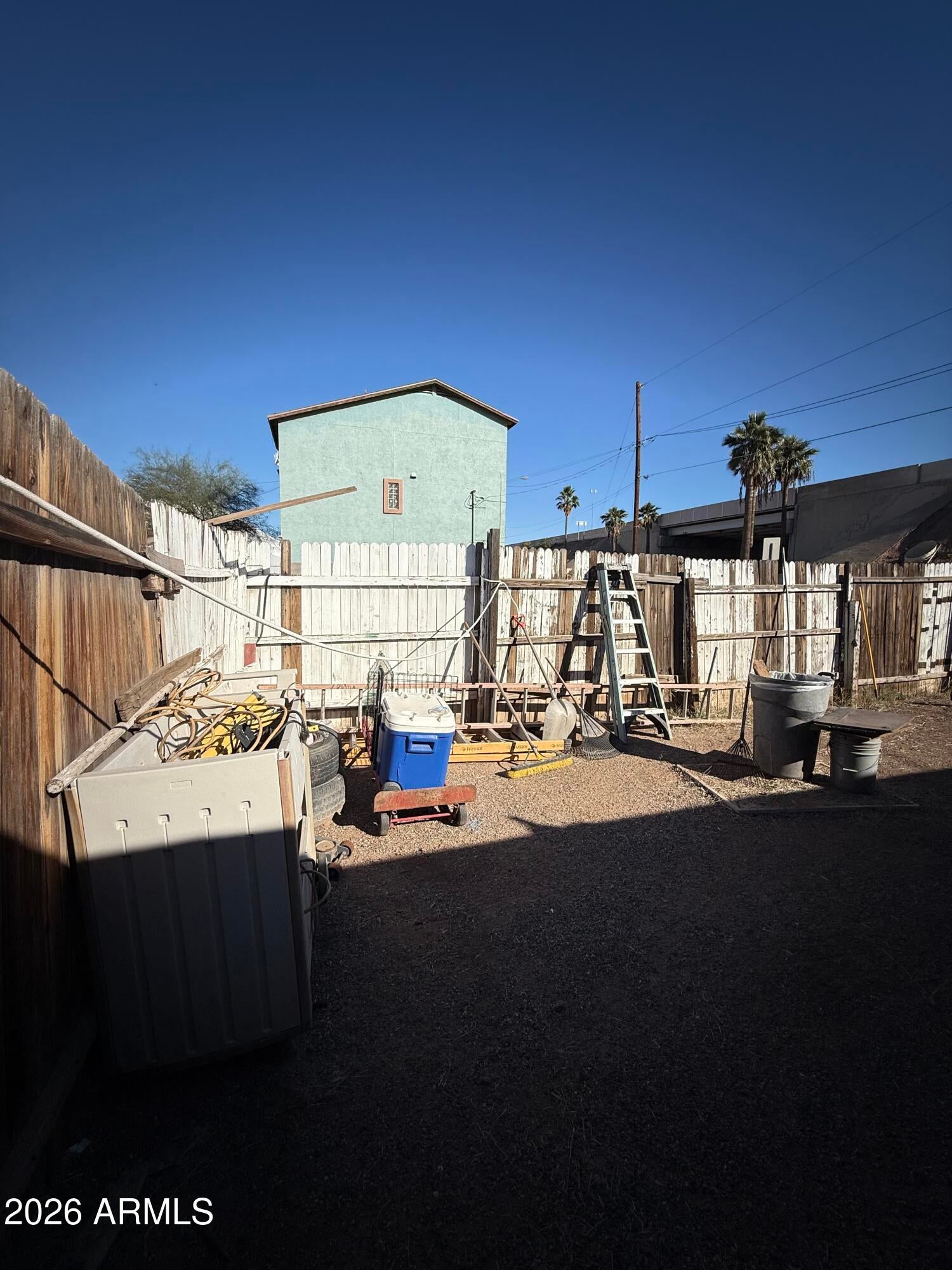 1109 W APACHE Street