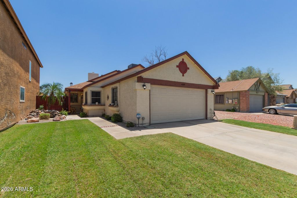 Photo of 6319 W Mercer Lane, Glendale, AZ 85304 (MLS # 6971231)