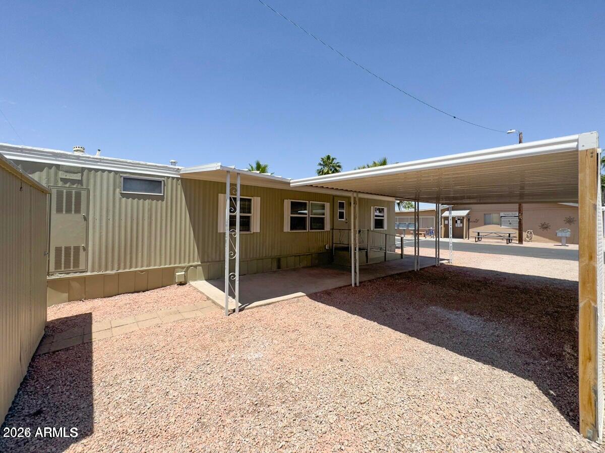 929 N DELAWARE Drive 8