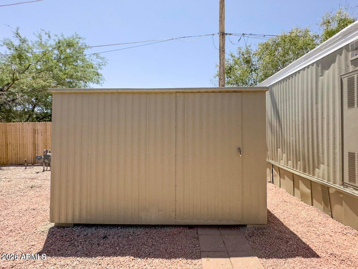 929 N DELAWARE Drive 8