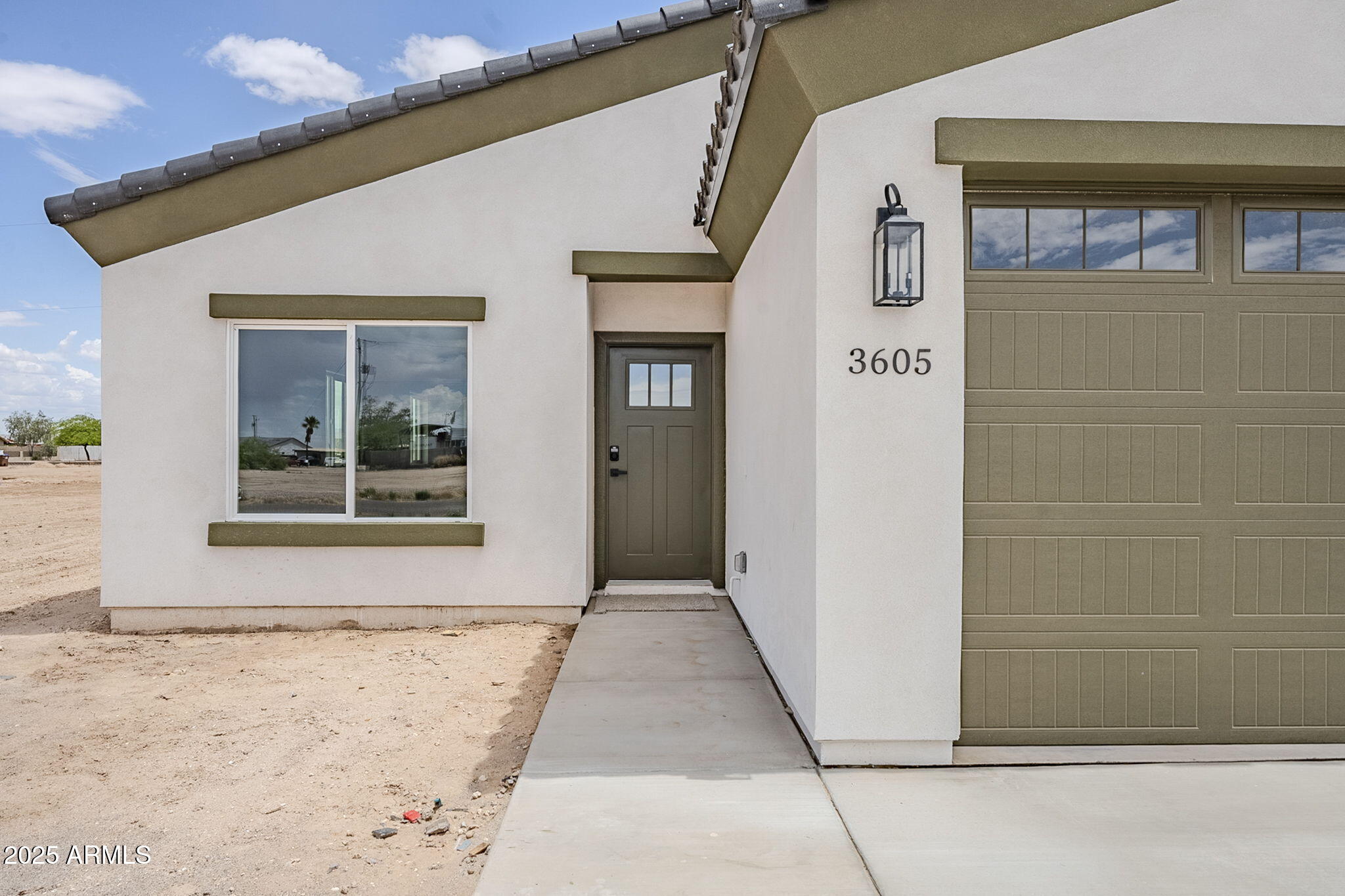 3605 N ZAPOTEC Avenue