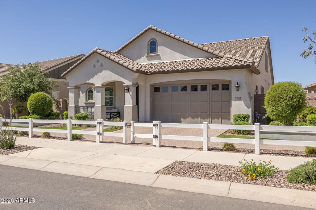 Photo of 23024 E Arrowhead Trail, Queen Creek, AZ 85142 (MLS # 7009690)