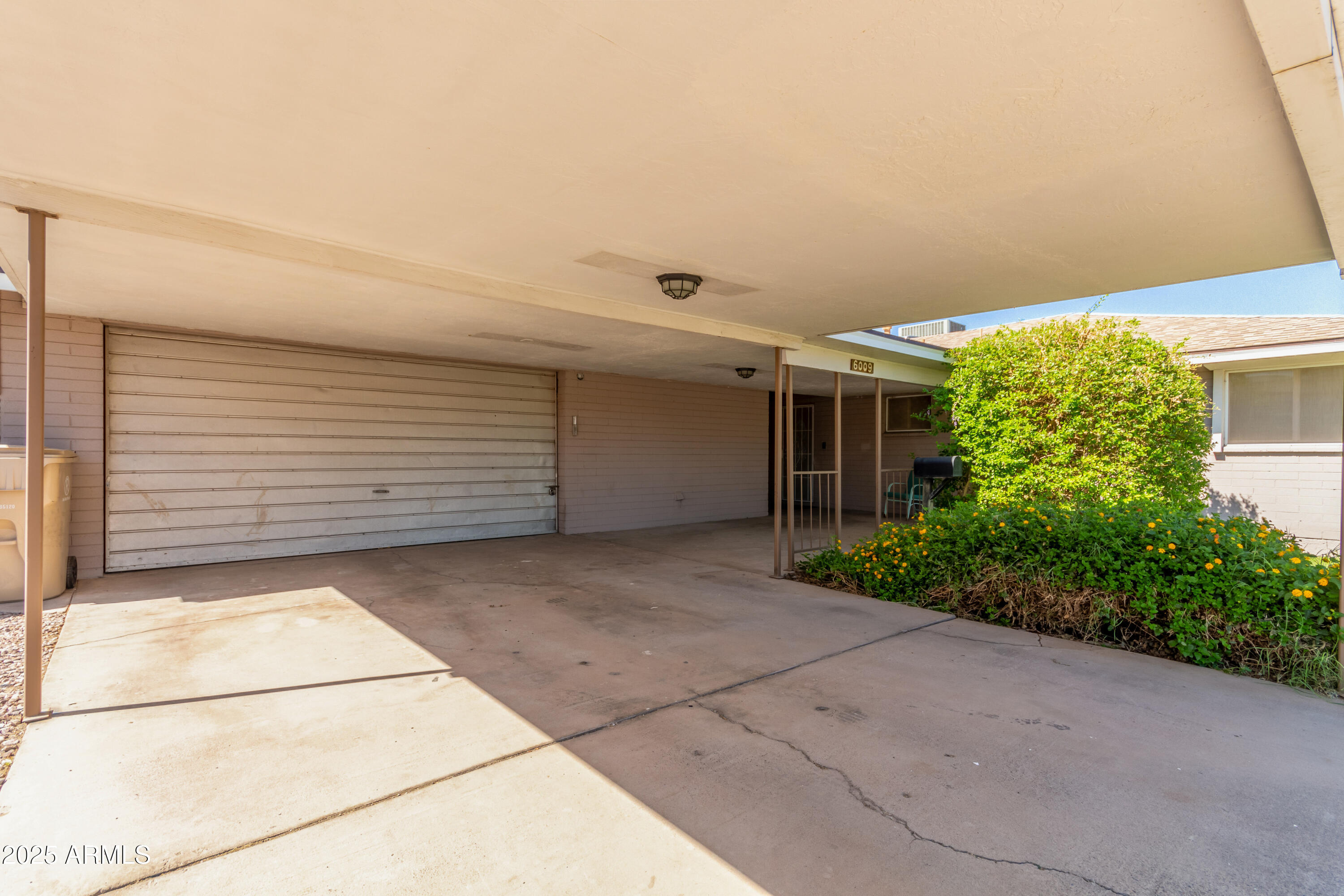 6009 W MEDLOCK Drive