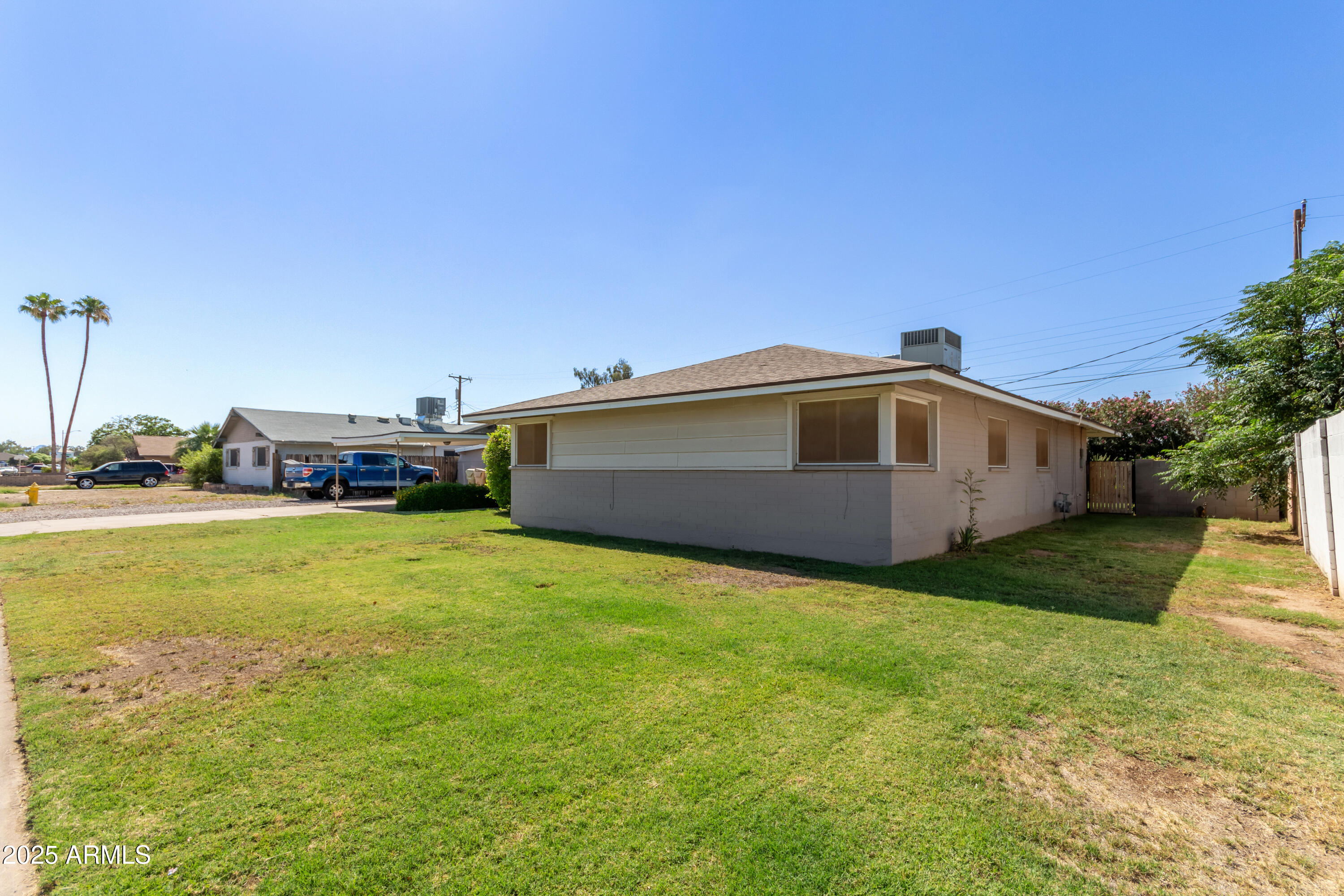 6009 W MEDLOCK Drive