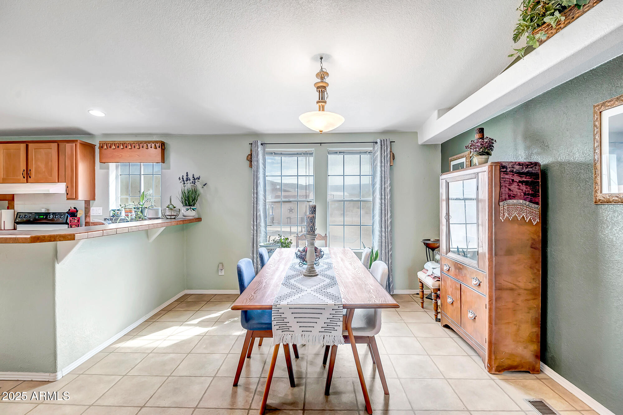 2406 W WHITE SPAR Road