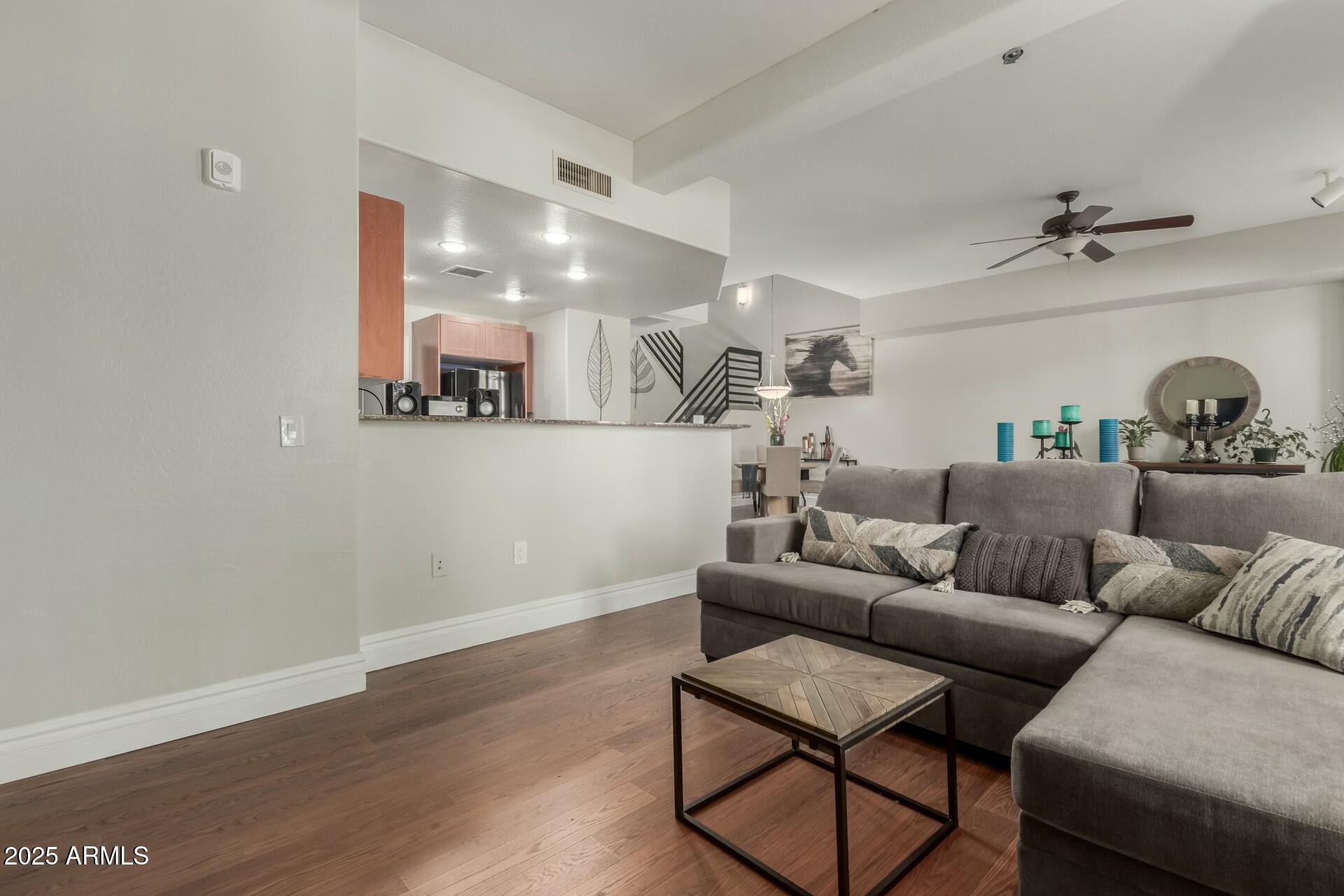 17 W VERNON Avenue 29