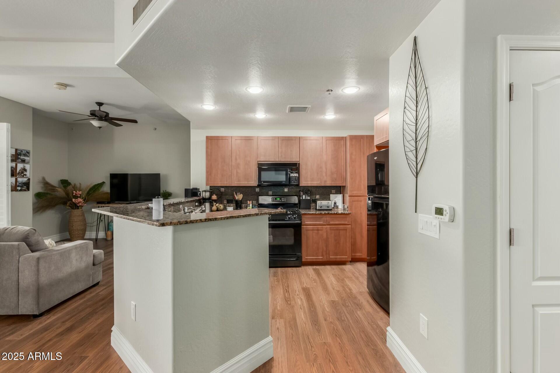 17 W VERNON Avenue 29
