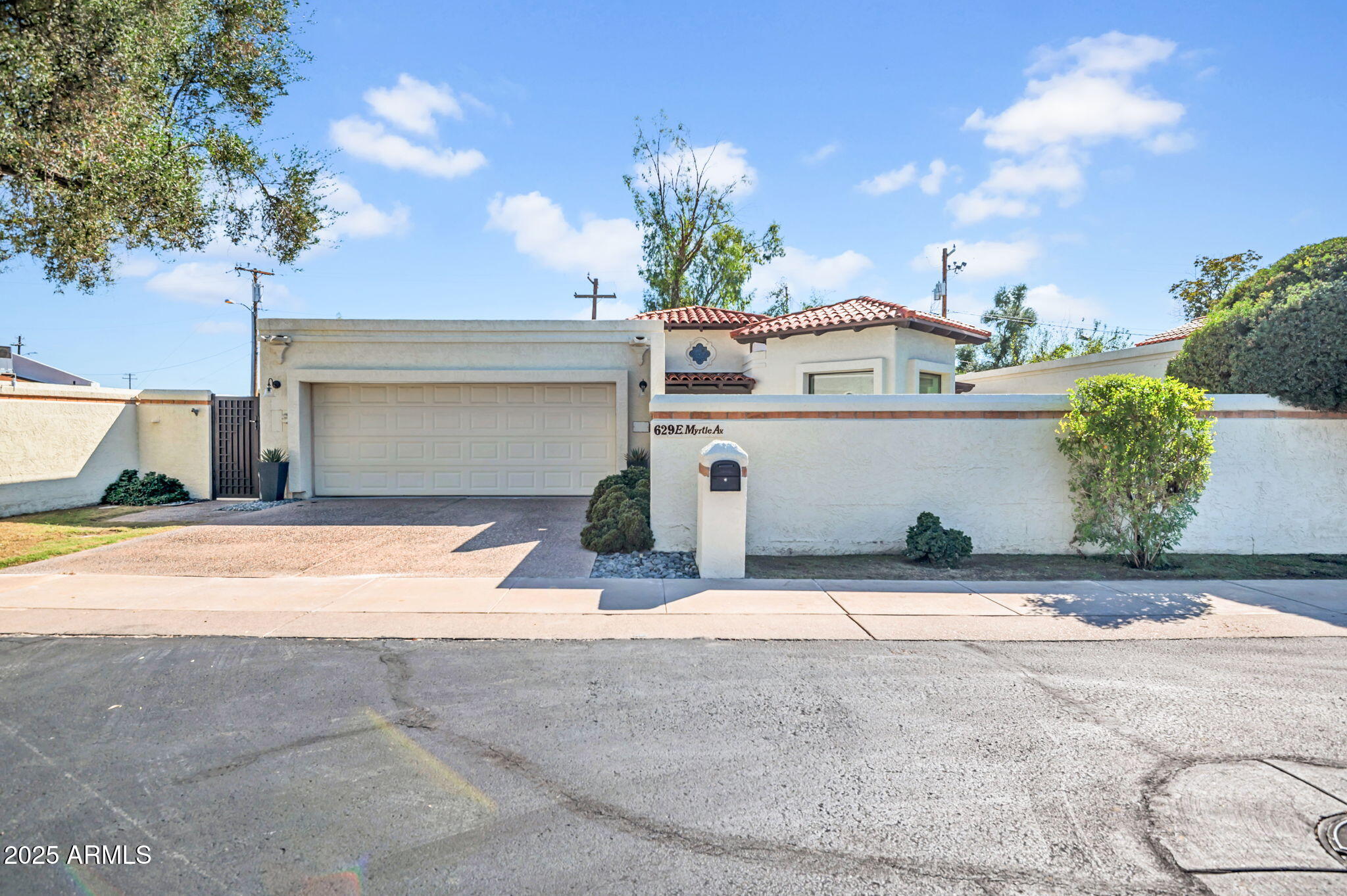 629 E MYRTLE Avenue