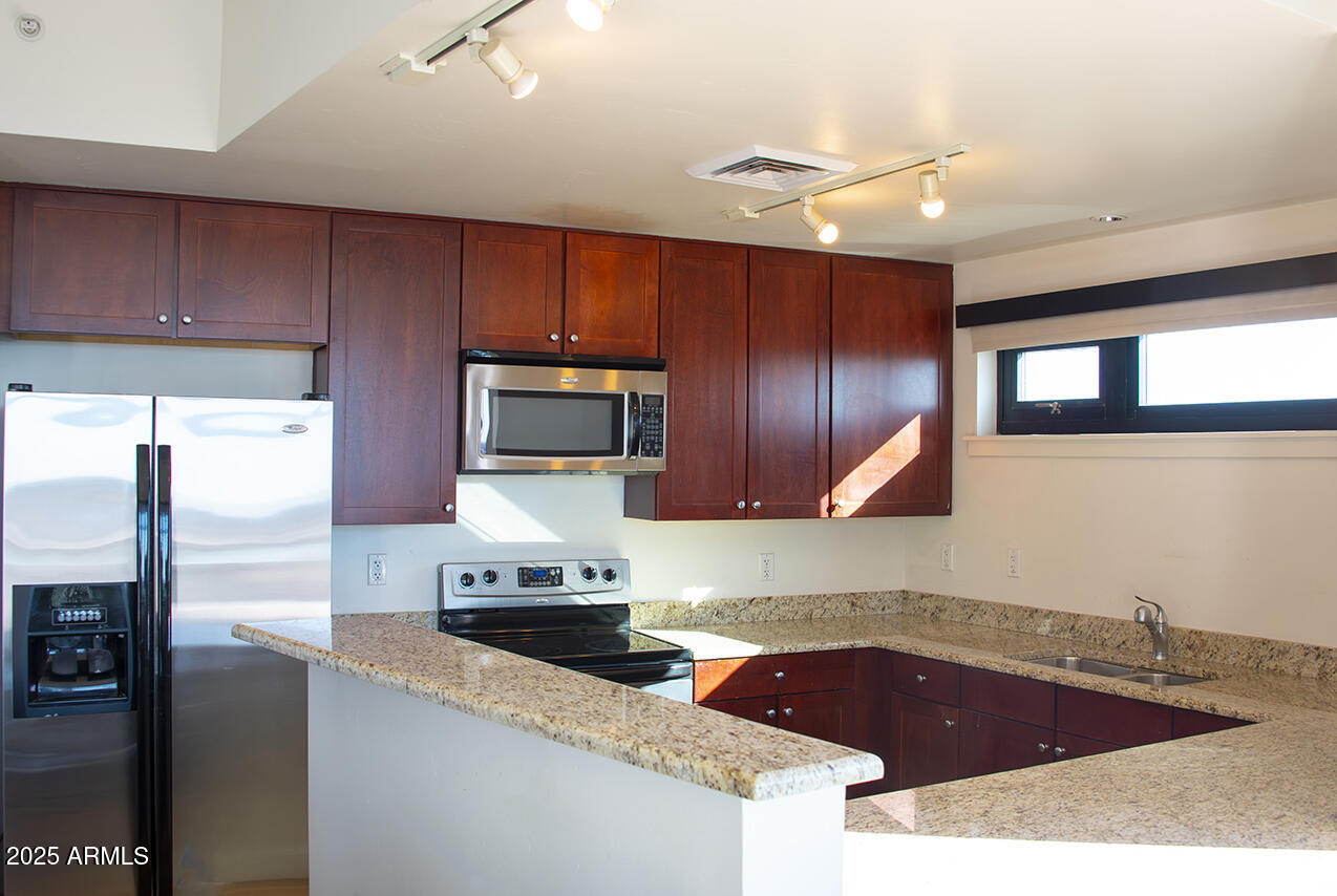 310 S 4TH Street 901