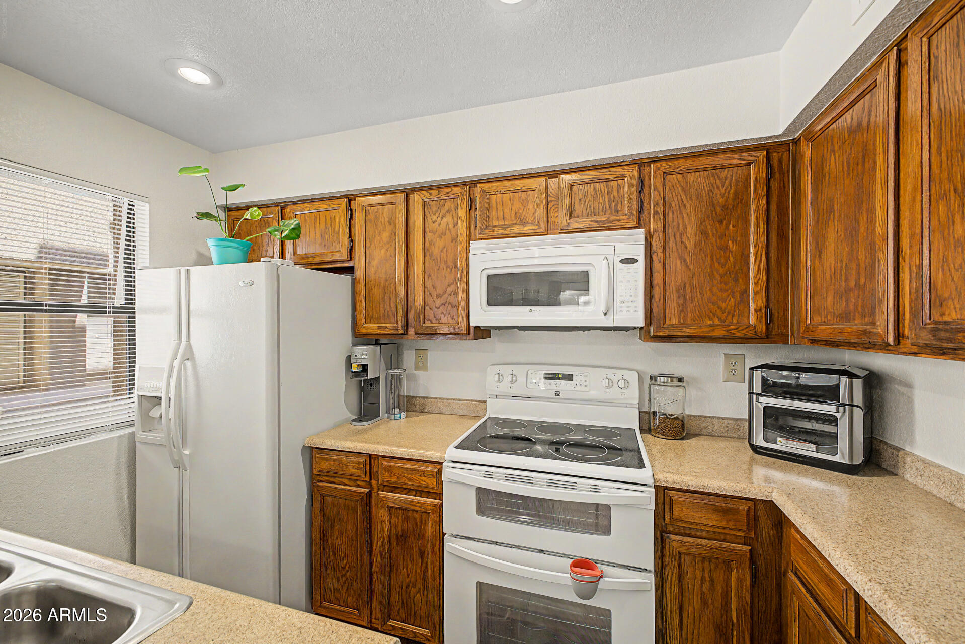 1432 W EMERALD Avenue 647