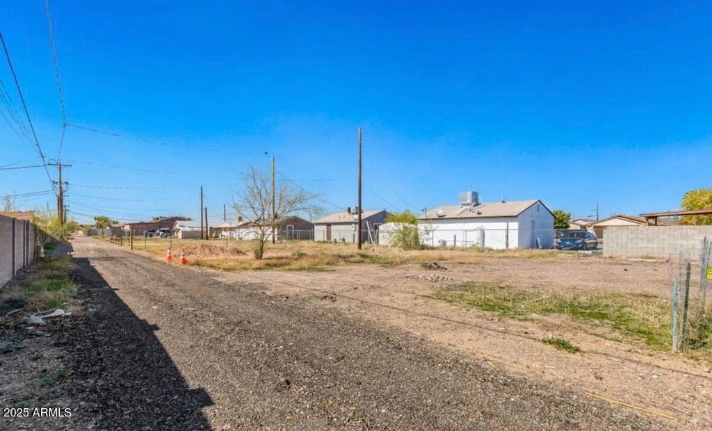 Photo of 2511 E Atlanta Avenue #135H, Phoenix, AZ 85040 (MLS # 6948234)