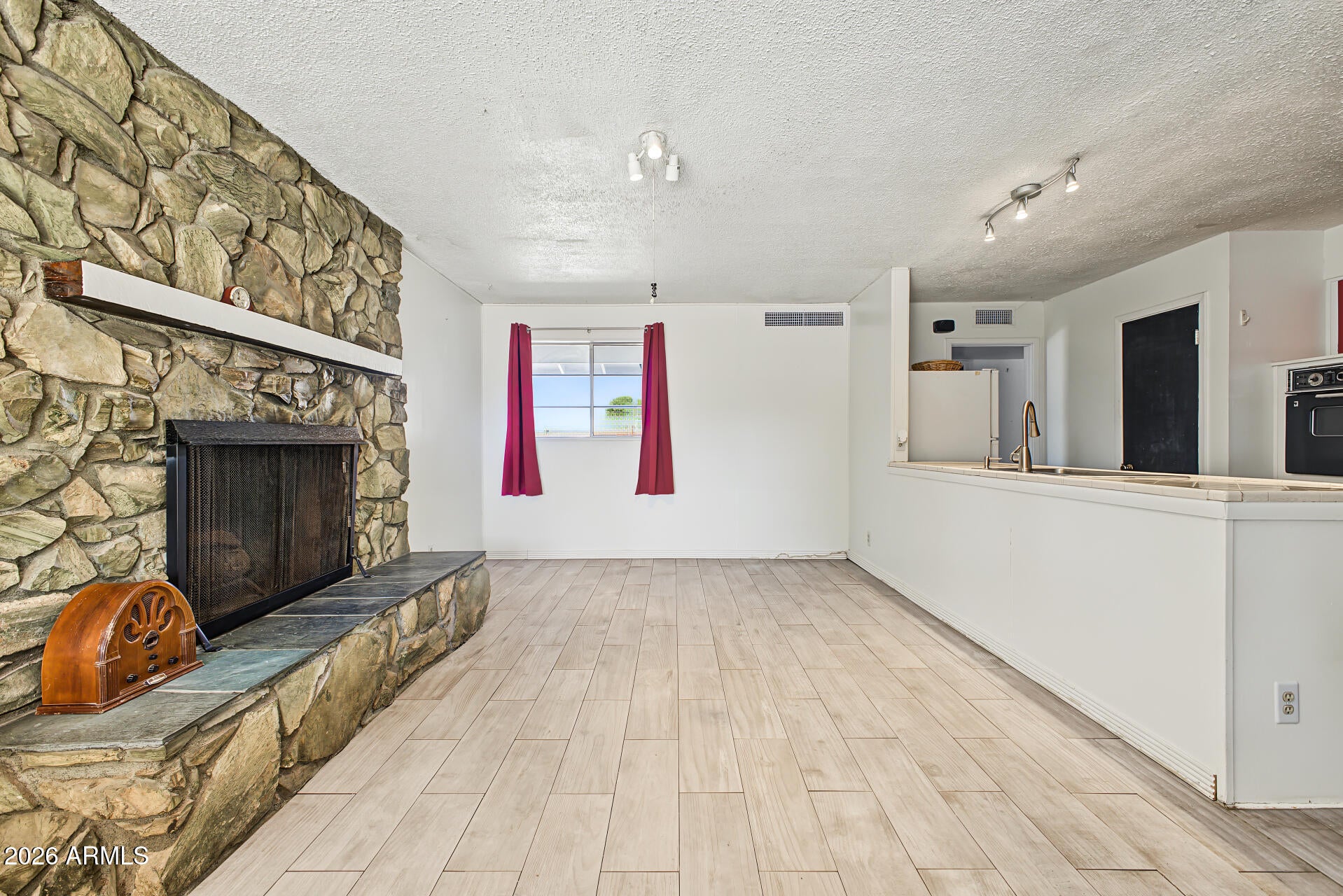 2109 W KEIM Drive