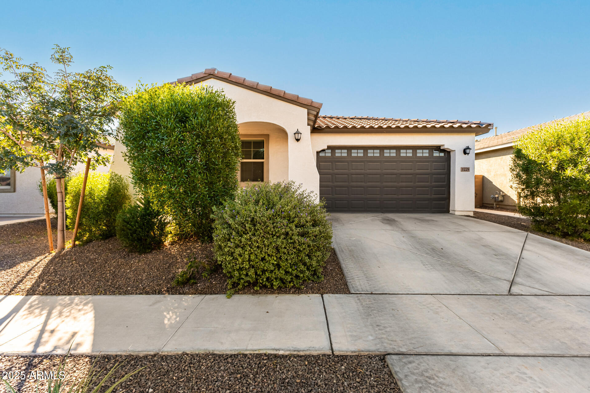 1229 E MALDONADO Drive