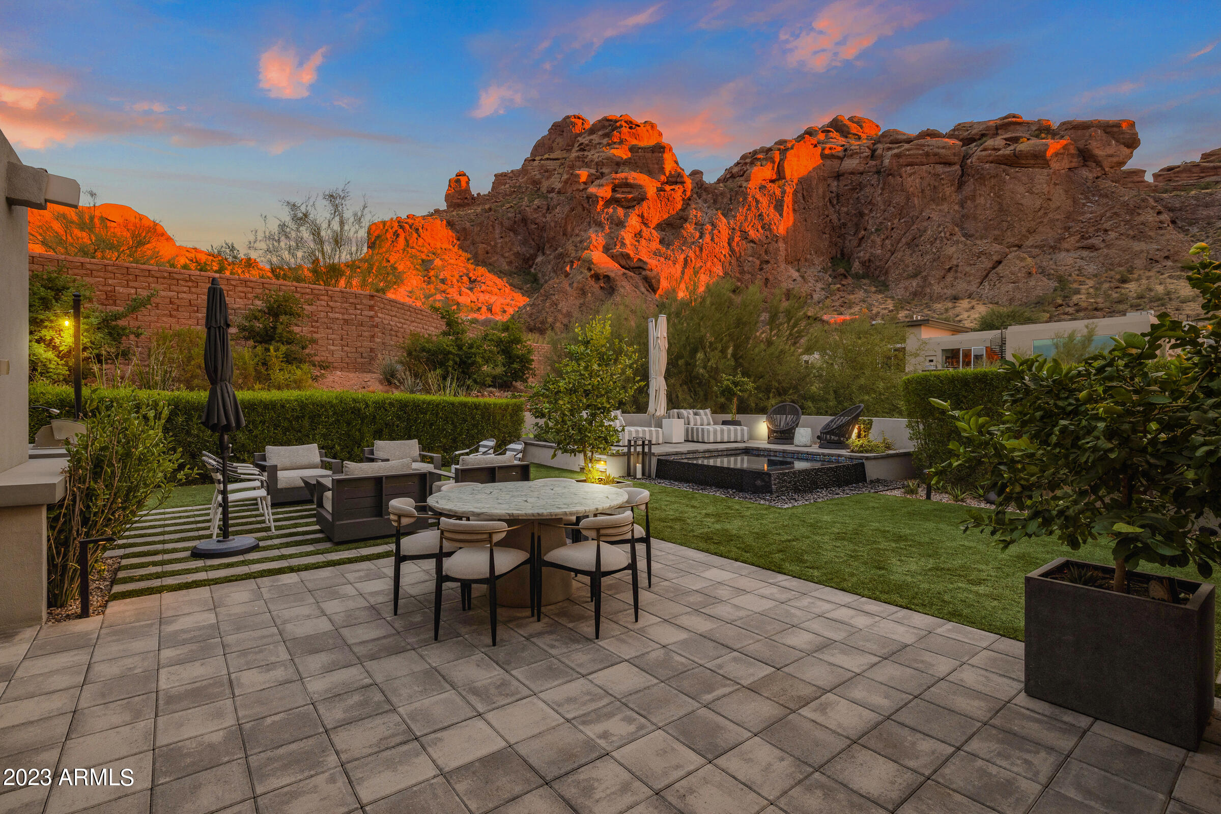 5841 N ECHO CANYON Circle