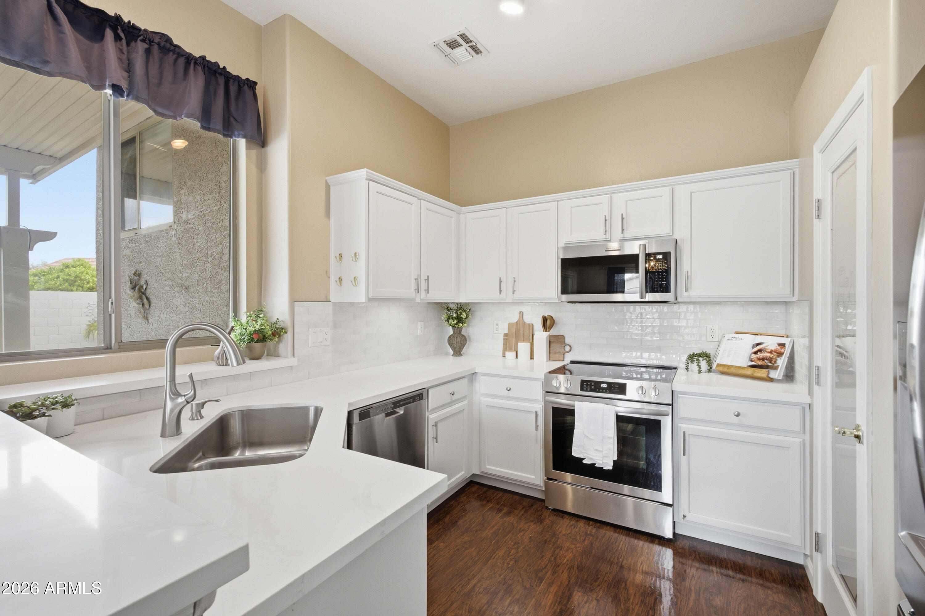 4 E MAYFIELD Drive