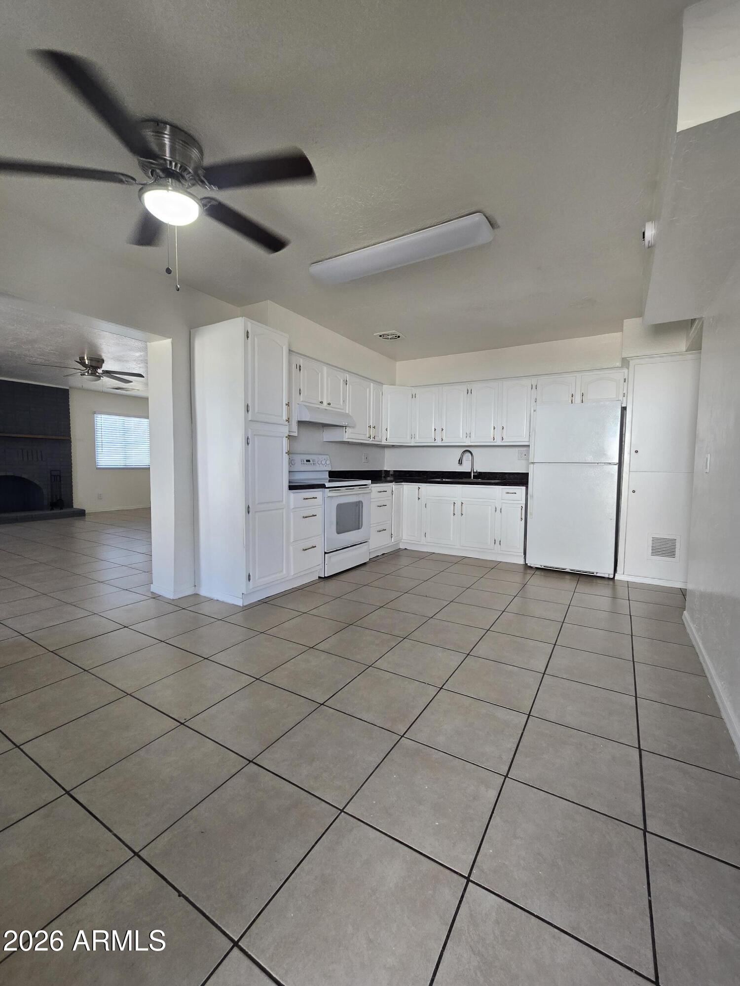 6917 W HIGHLAND Avenue
