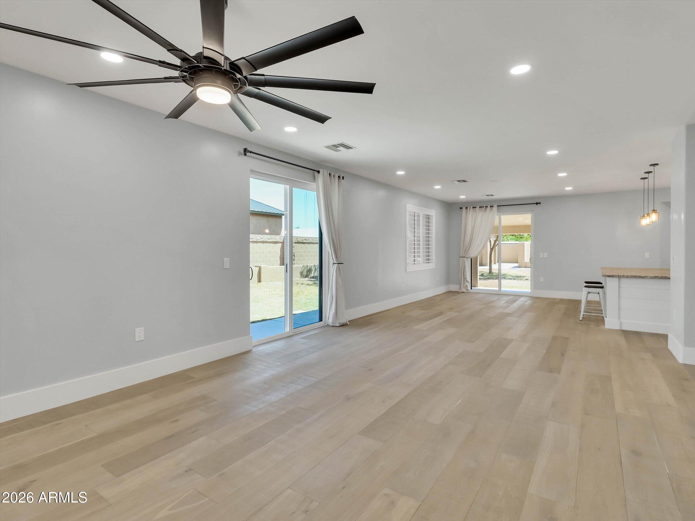 6019 W GREENBRIAR Drive
