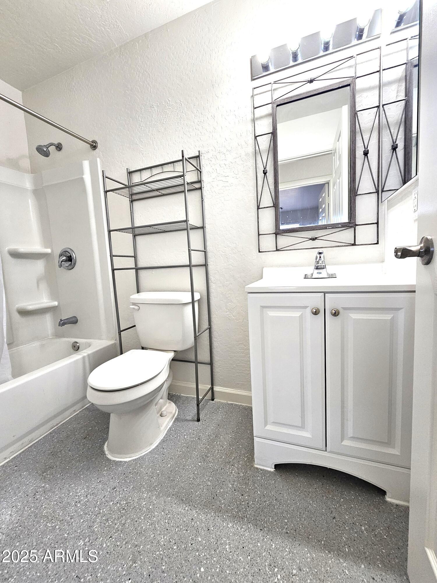 1429 S 15th Avenue Apt 2