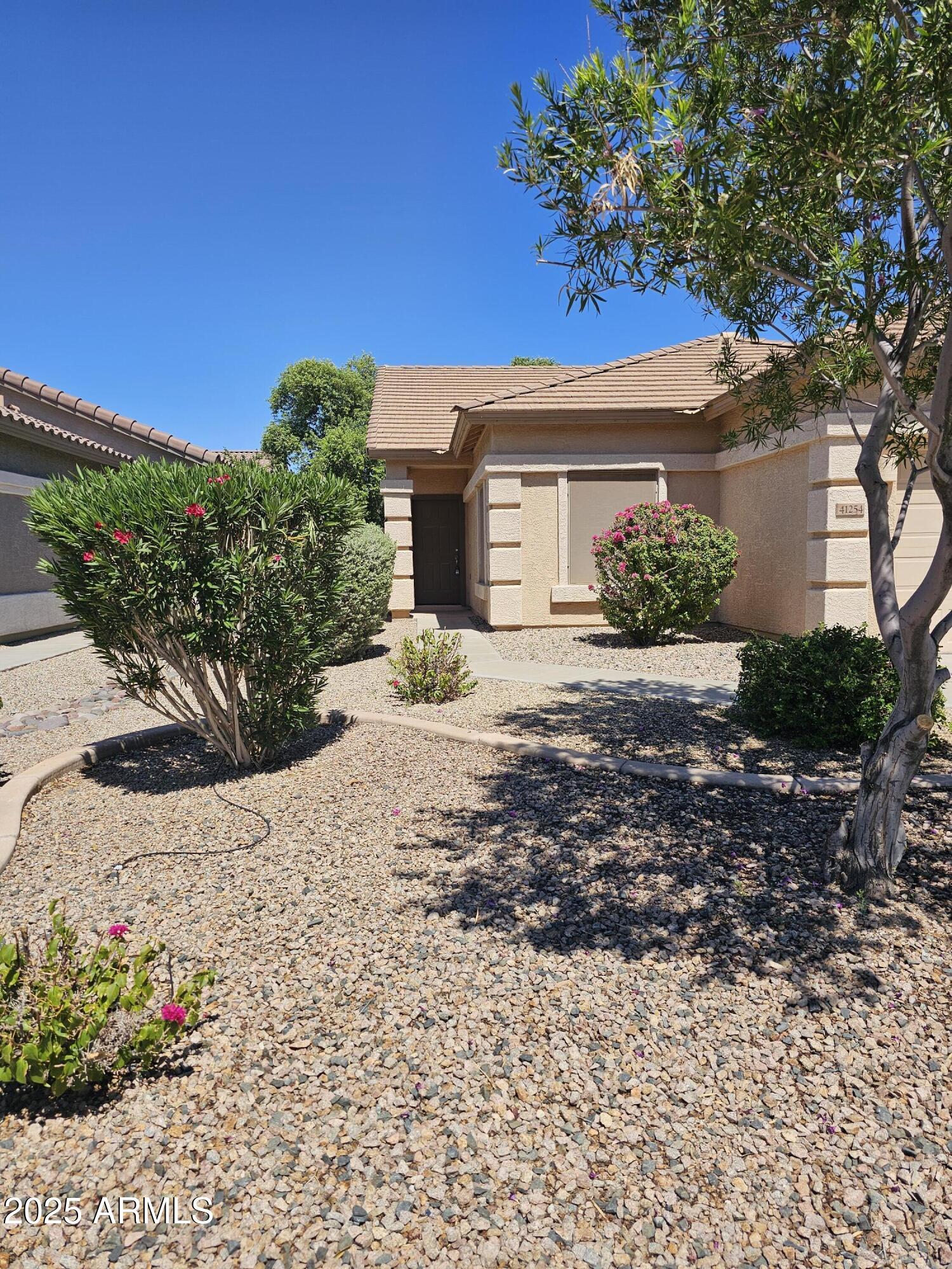 41254 W GRANADA Drive