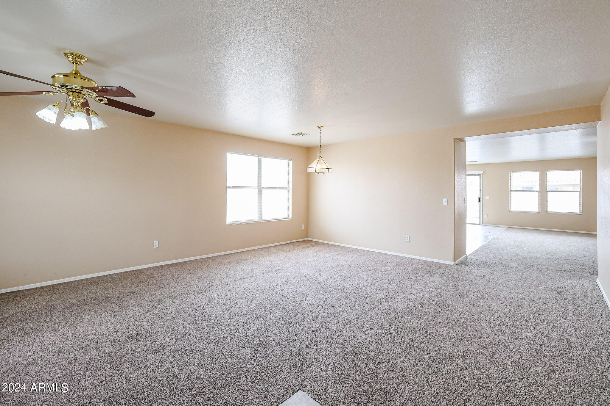 9427 W ELM Street