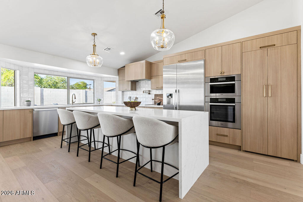 6010 E GREENWAY Lane E