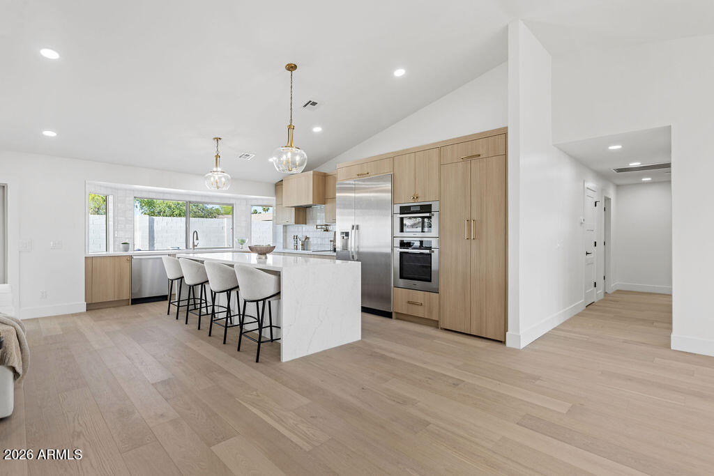 6010 E GREENWAY Lane E