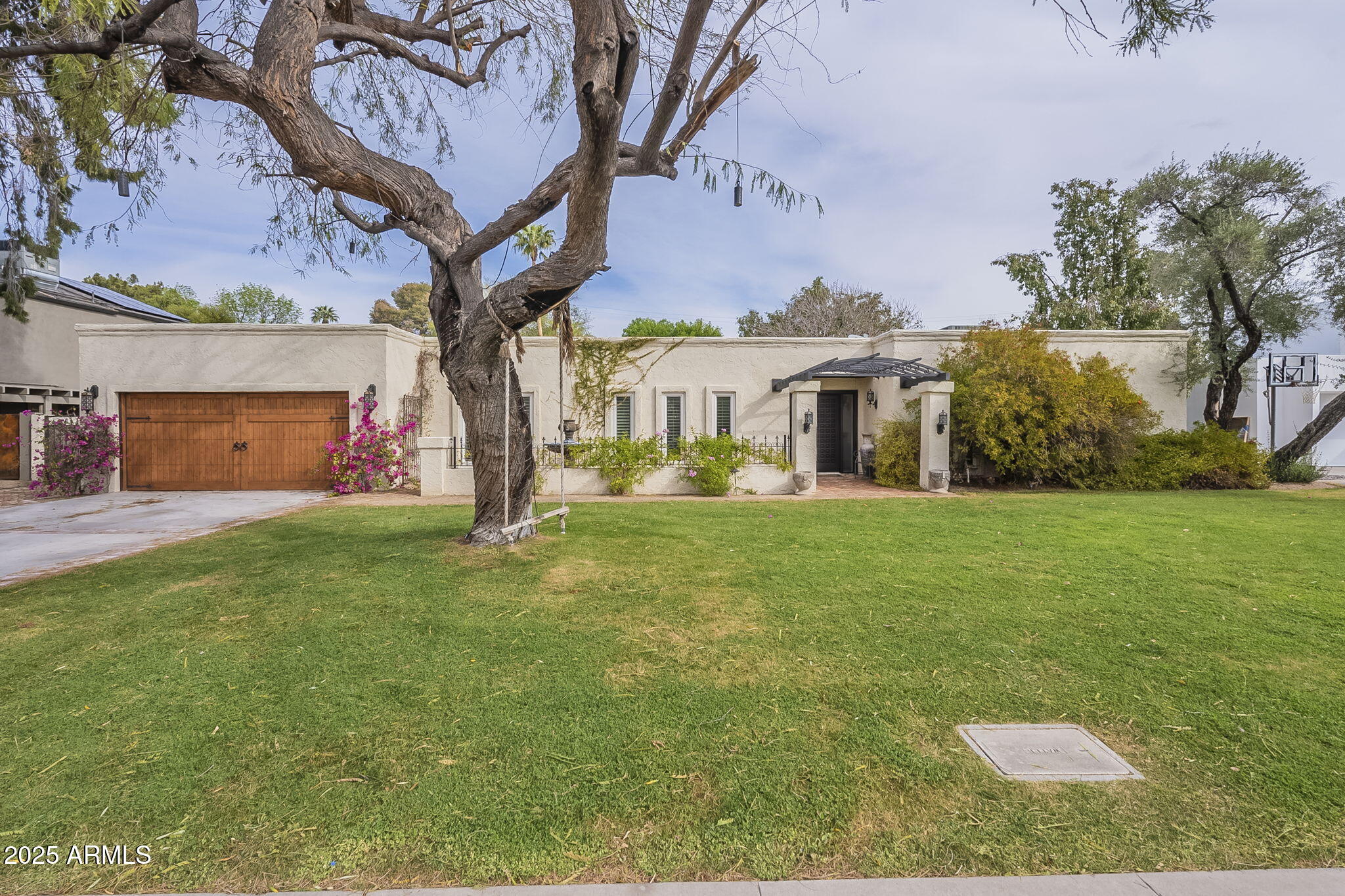 726 W LAS PALMARITAS Drive