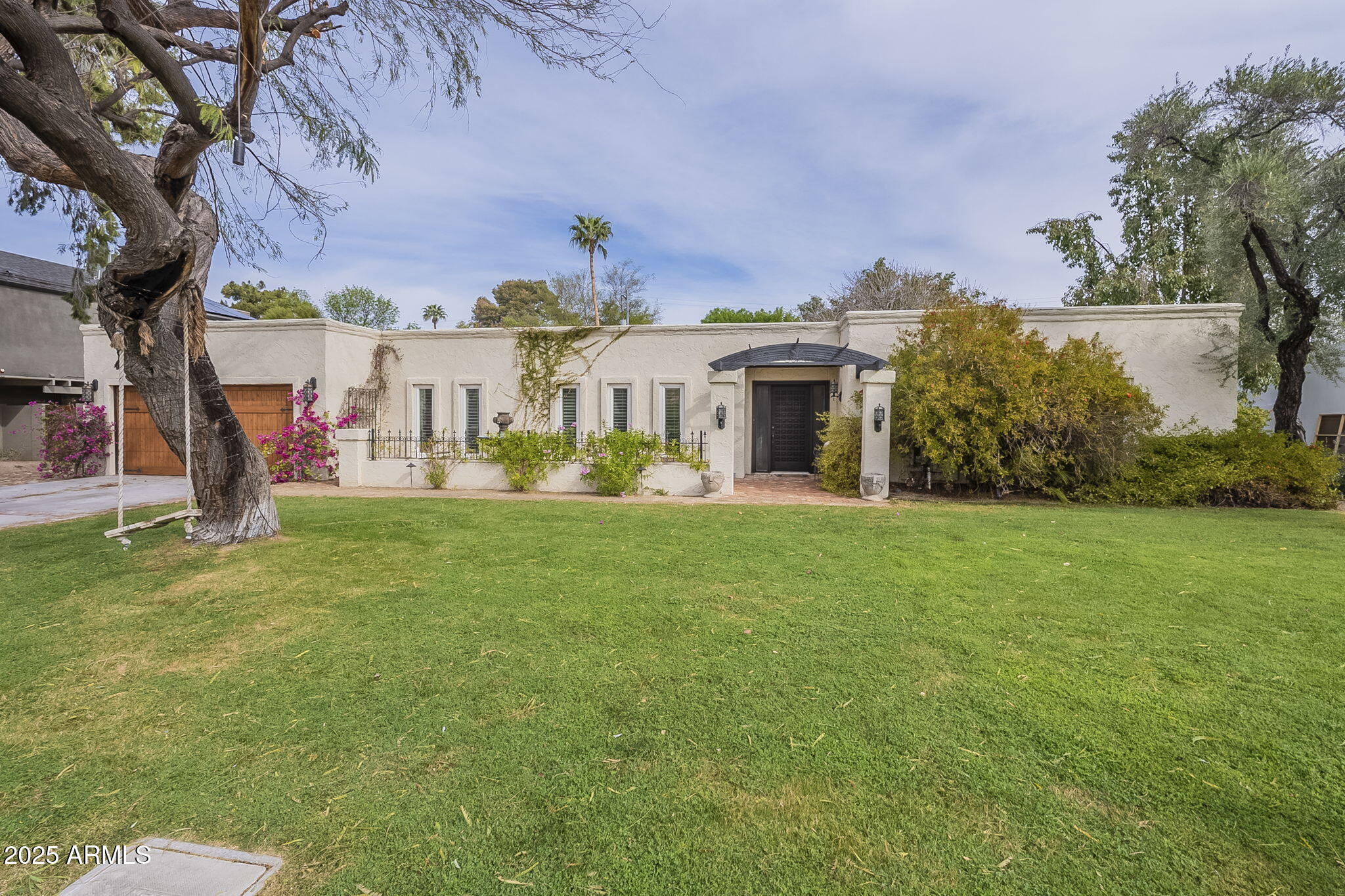 726 W LAS PALMARITAS Drive