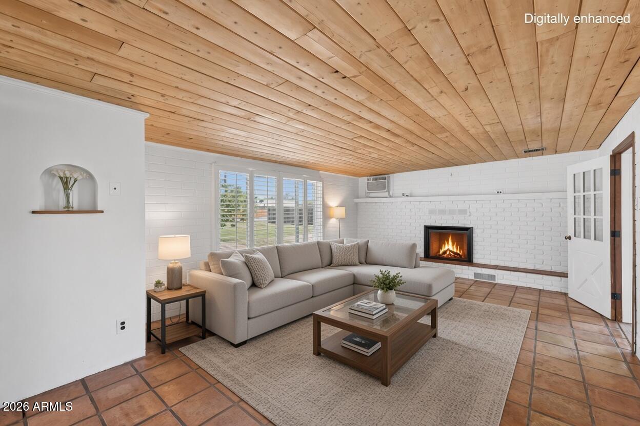 2107 W Minnezona Avenue