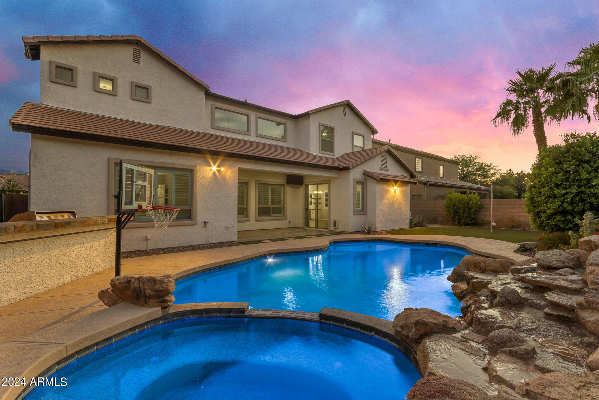 2452 E ALOE Place