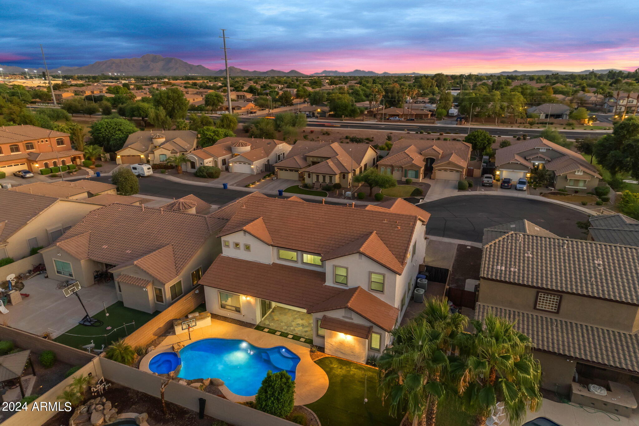 2452 E ALOE Place
