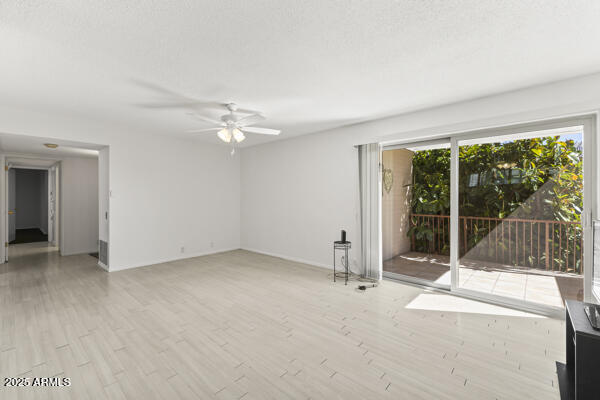 500 W CLARENDON Avenue D6