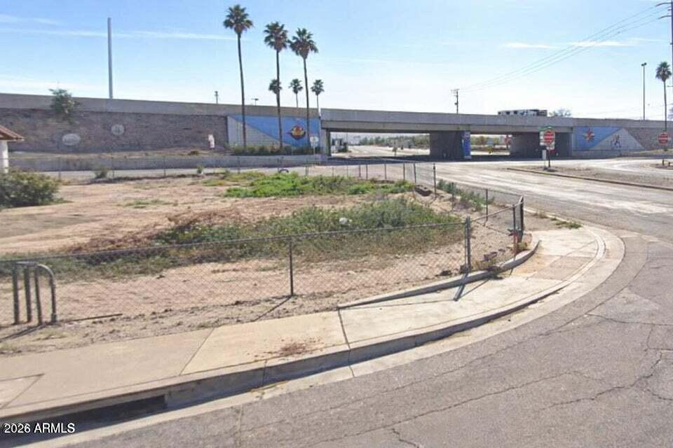 1345 W APACHE Street -