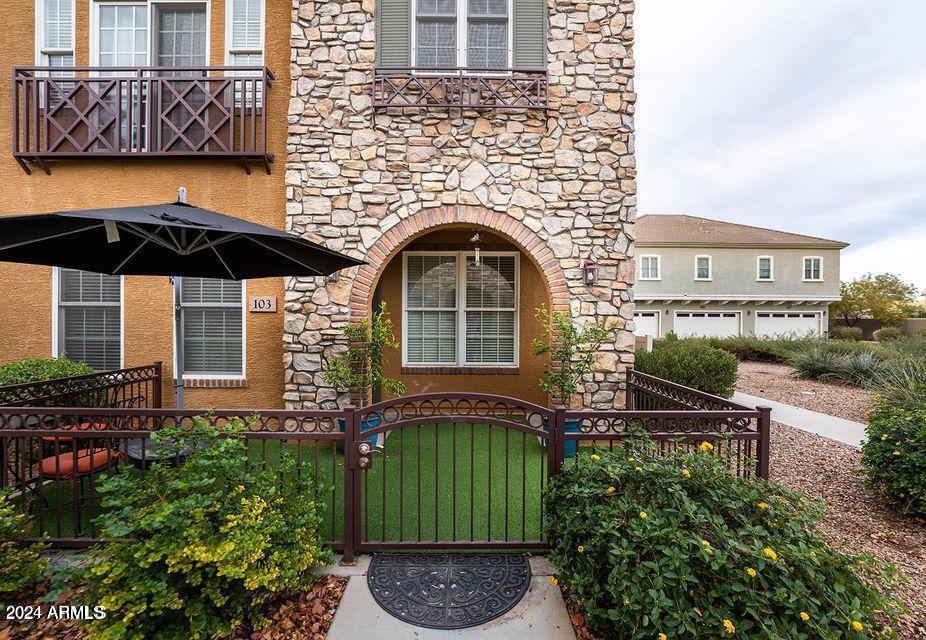 4757 E WATERMAN Street 103