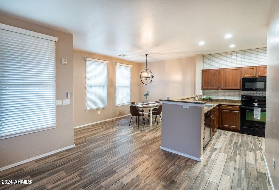 4757 E WATERMAN Street 103