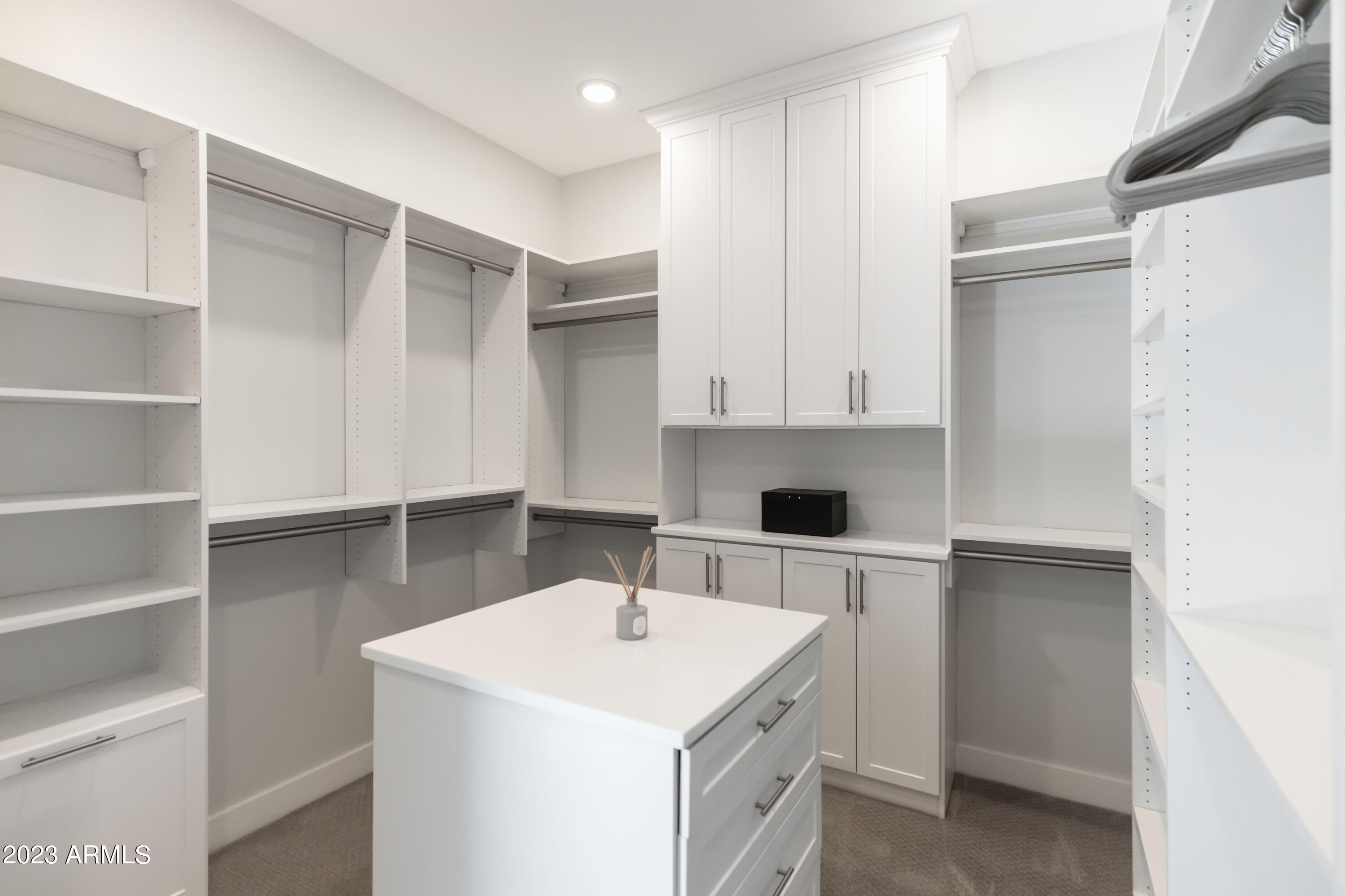 MARION ESTATES - Residential