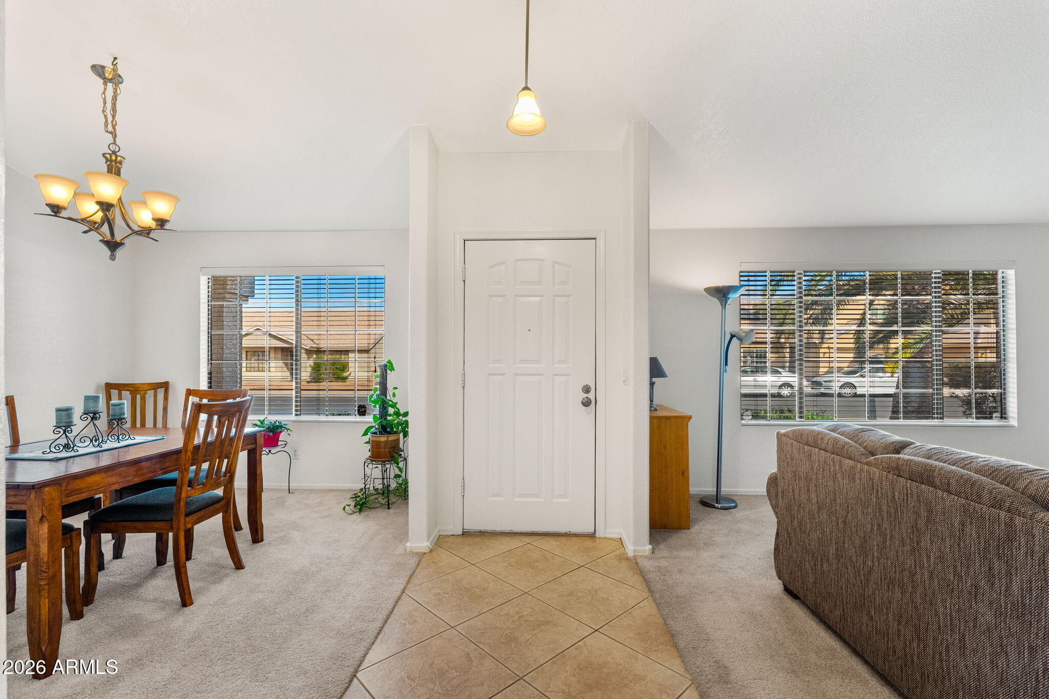 513 W SILVER CREEK Road