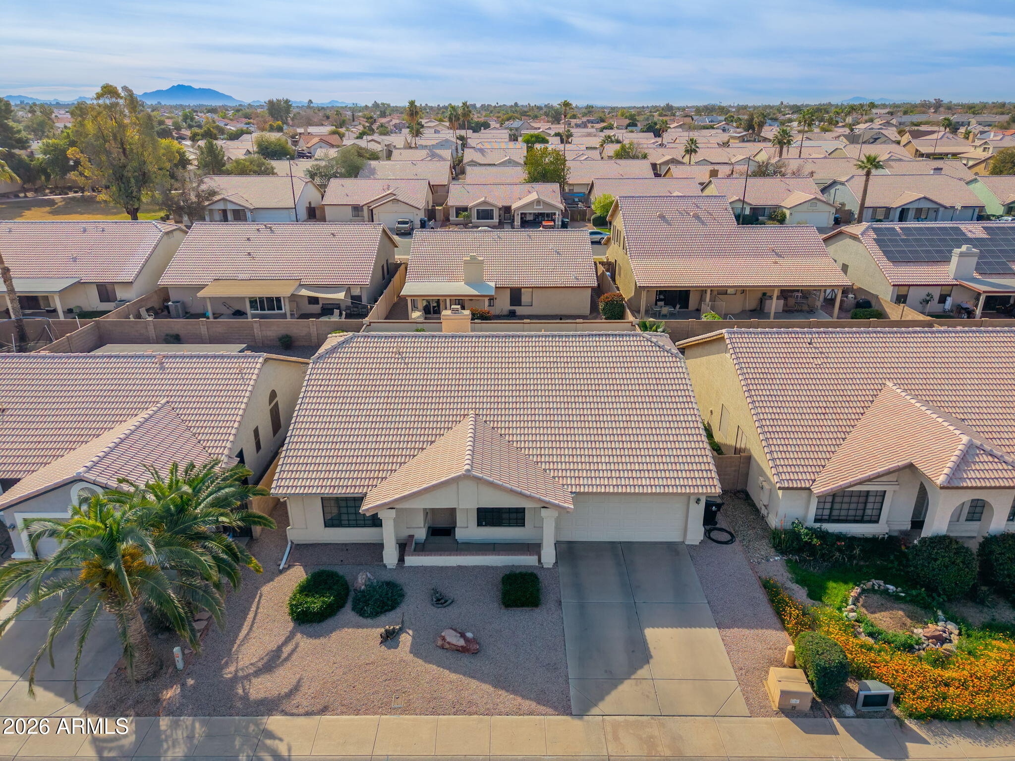 513 W SILVER CREEK Road